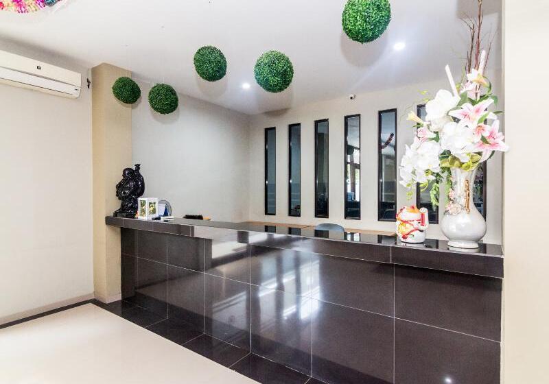 ホテル Capital O 1867 Kara Guest House