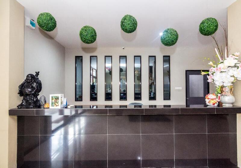 ホテル Capital O 1867 Kara Guest House