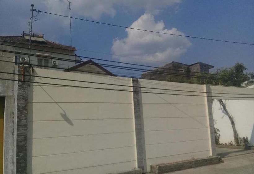 Отель Oyo 1924 Sweet Home