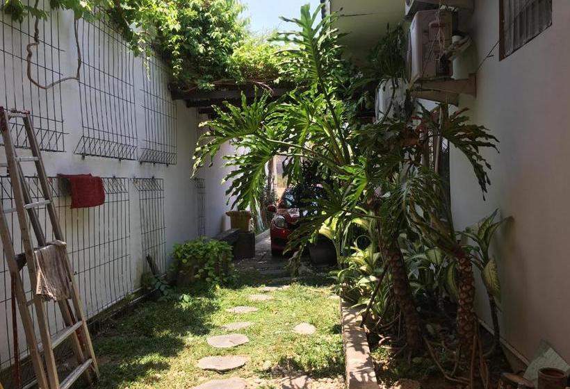 Отель Oyo 1924 Sweet Home