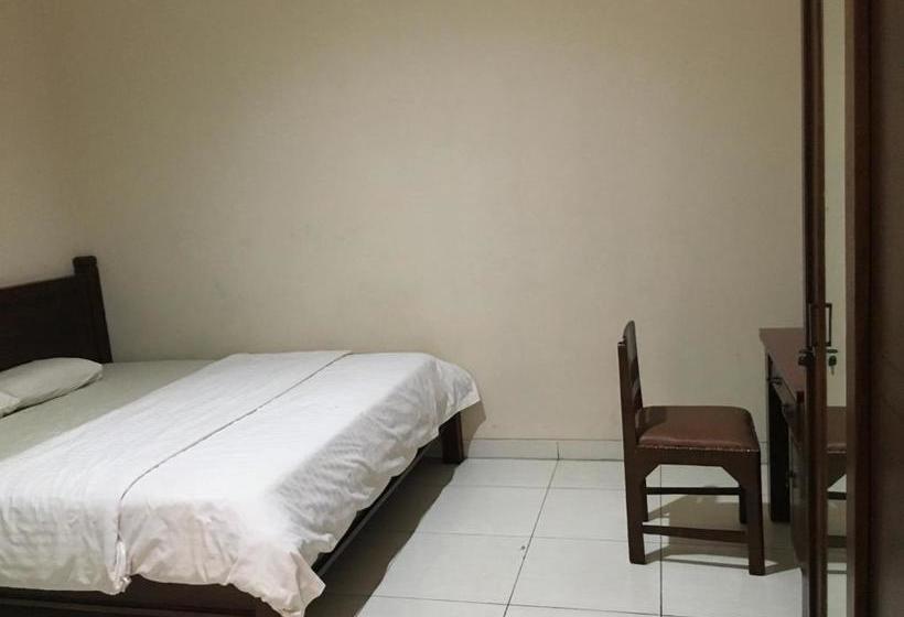 Отель Oyo 1924 Sweet Home