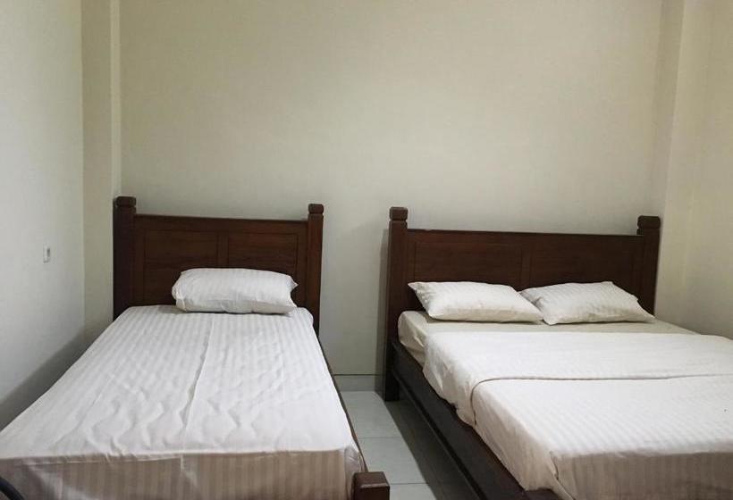 Отель Oyo 1924 Sweet Home