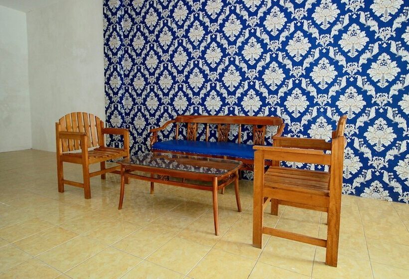 هتل Oyo 1981 Unib Kostel