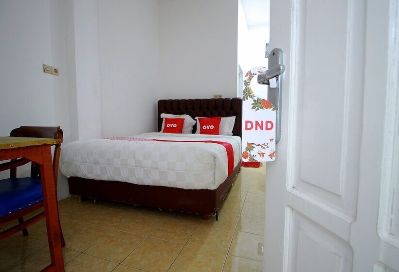 هتل Oyo 1981 Unib Kostel