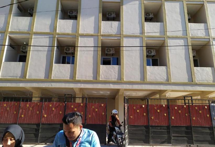 فندق Oyo 2006 Luvio Makassar