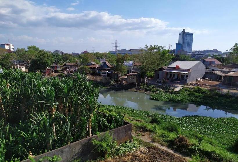 فندق Oyo 2006 Luvio Makassar