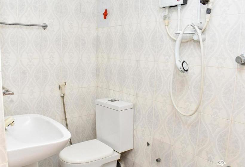 Отель Oyo 448  Absaras