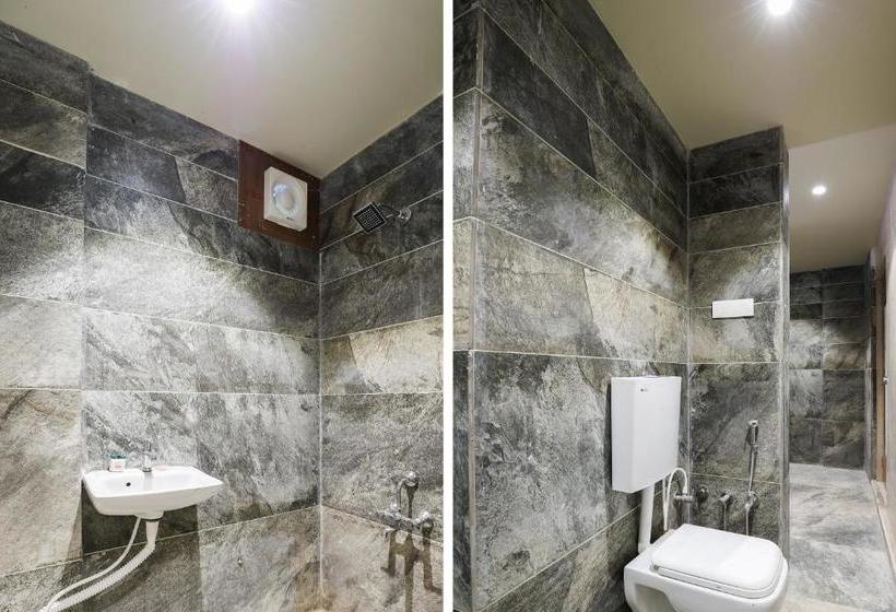 Hotel Oyo 48307  Majestic Somnath