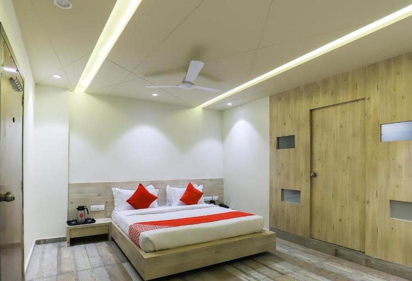 Hotel Oyo 48307  Majestic Somnath