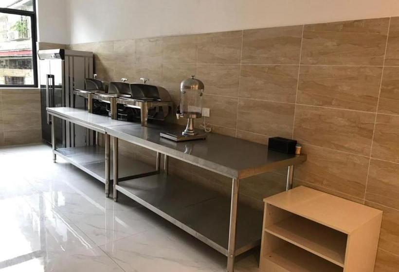 Отель Qingyunge