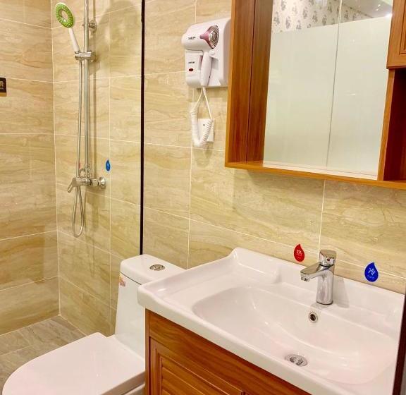 Отель Qingyunge