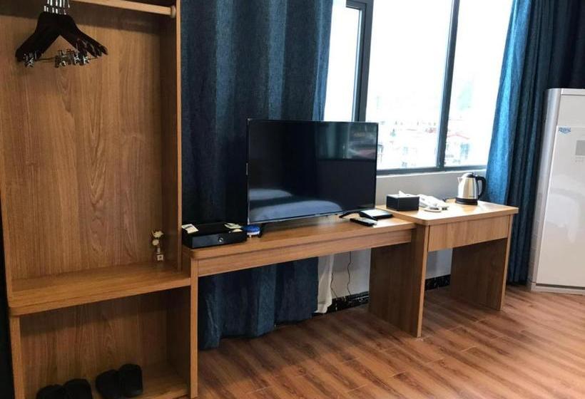 Отель Qingyunge