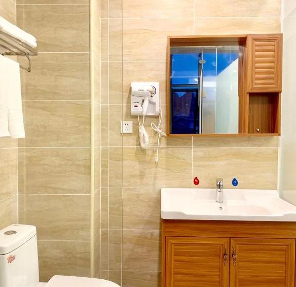 Отель Qingyunge