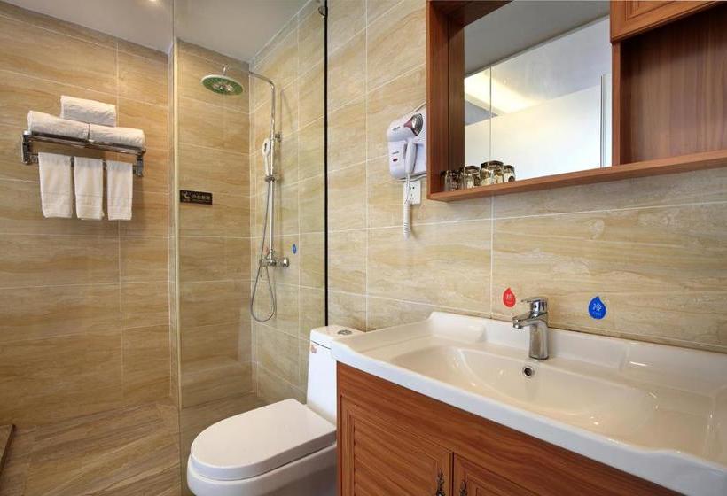 Отель Qingyunge