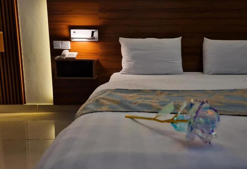 فندق شمس الشاطئ للشقق المخدومة