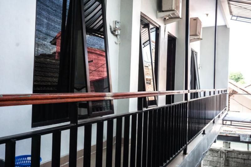 Пансион Reddoorz Syariah At Berlian Homestay Wirobrajan