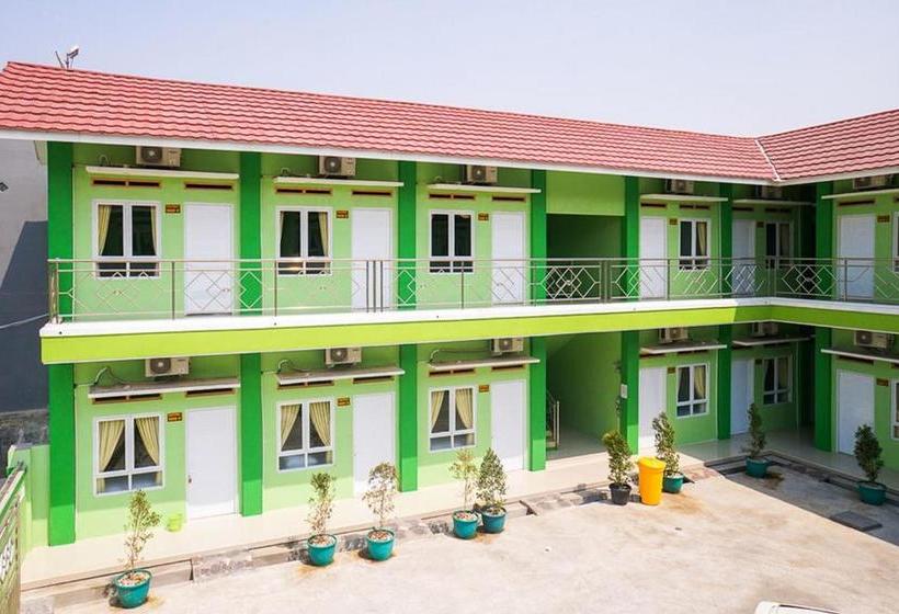 پانسیون Reddoorz Syariah Near Gor Panatayuda