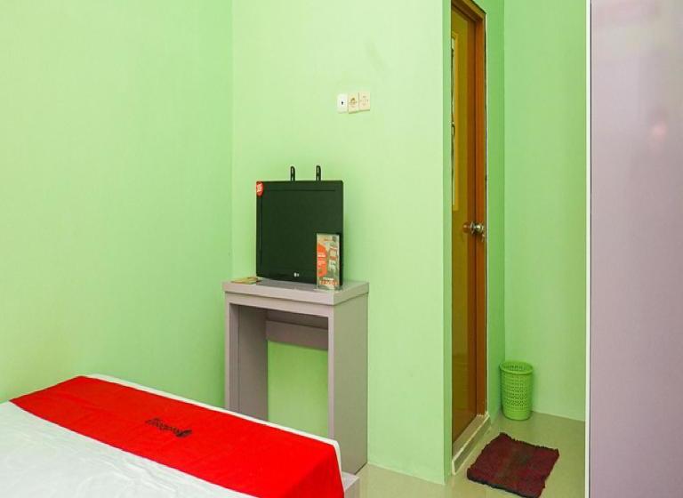 پانسیون Reddoorz Syariah Near Gor Panatayuda