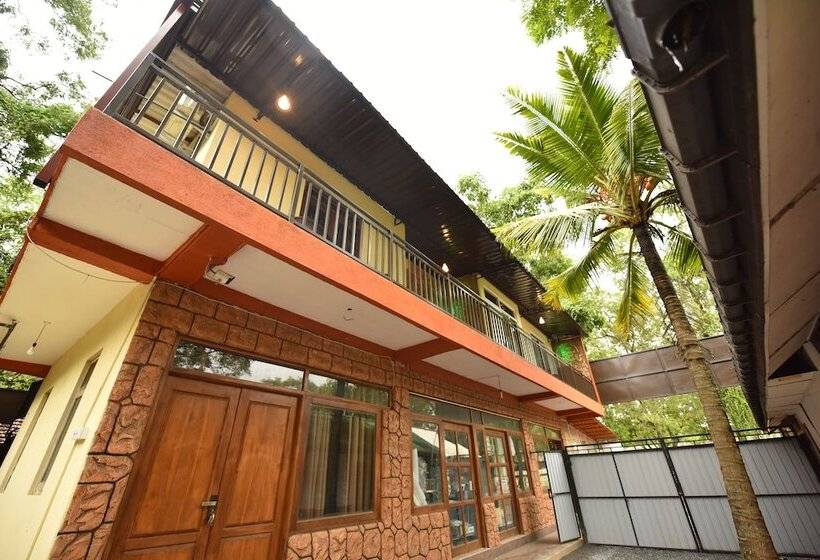 مبيت وإفطار The Summer Resort