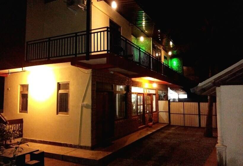 مبيت وإفطار The Summer Resort