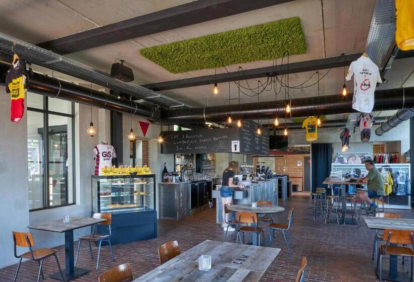 فندق Café Coureur Borgloon