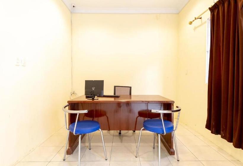 ホテル Oyo 1505 Studio 10 Residence