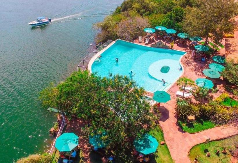 ホテル Pousada Castanho