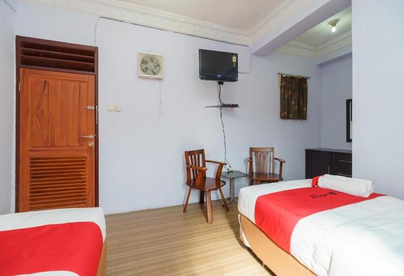 هتل Reddoorz @ Parapat