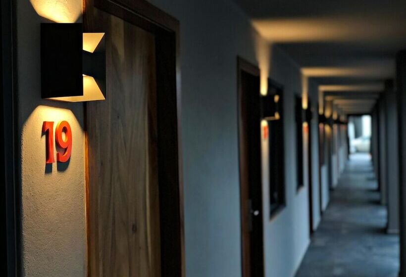 酒店 Six Two Four Urban Beach