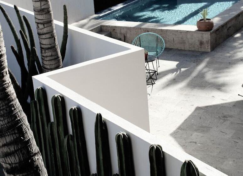 酒店 Six Two Four Urban Beach