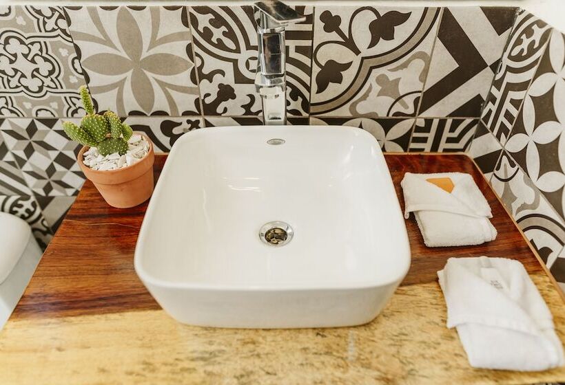 酒店 Six Two Four Urban Beach