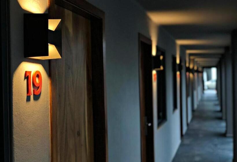 酒店 Six Two Four Urban Beach