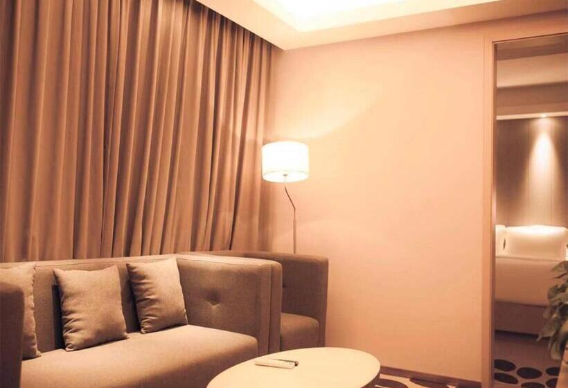 Lavande Hotel Qiqihar Supervisory Office