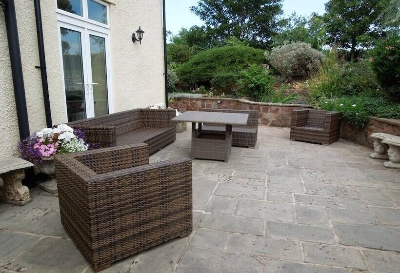 Lower Marsh Farm B&b