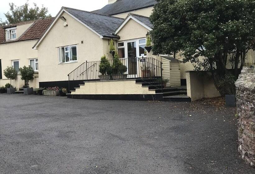 Lower Marsh Farm B&b