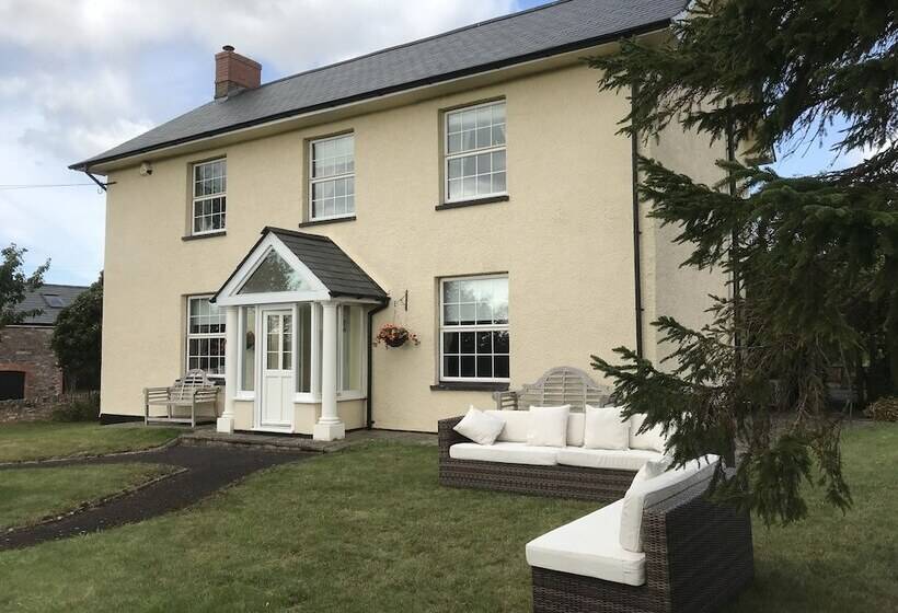 Lower Marsh Farm B&b