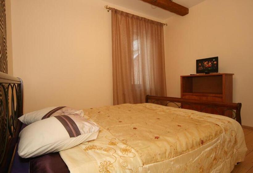 پانسیون гостьовий дім Tauer