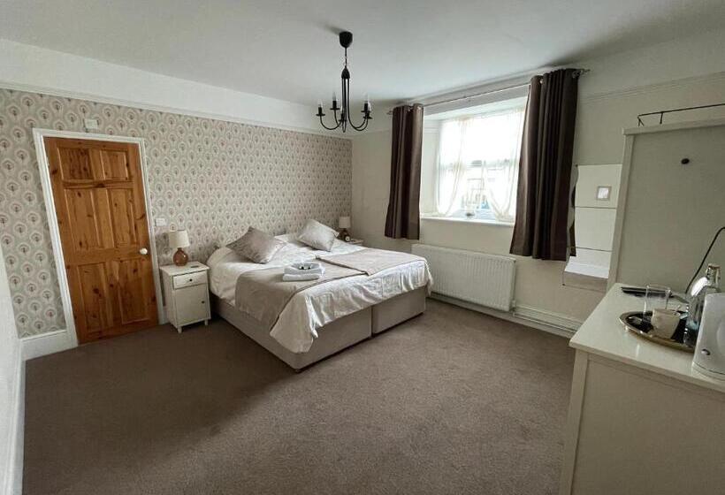 بنسيون The Brookfield