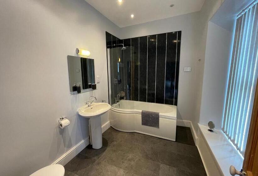 بنسيون The Brookfield