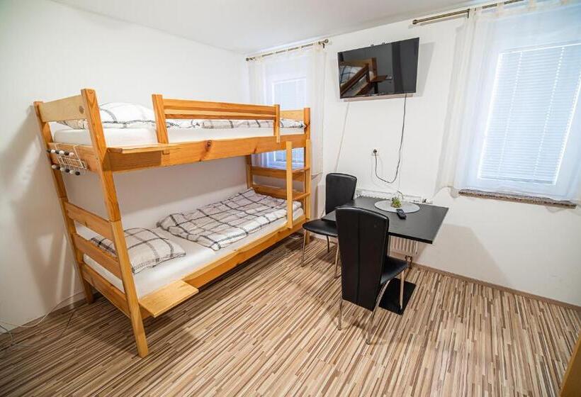 هاستل Rooms At Trimček