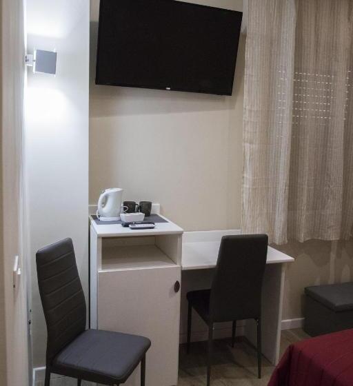 تختخواب و صبحانه Tre Fontane