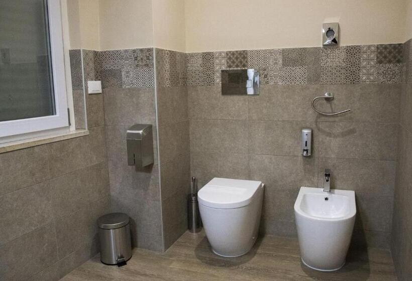 تختخواب و صبحانه Tre Fontane