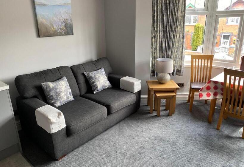 Buile Hill Holiday Flats