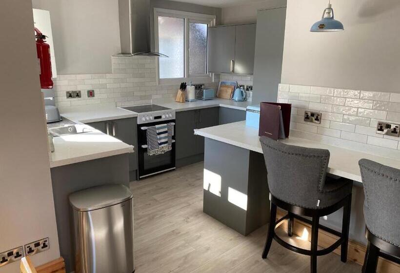 Buile Hill Holiday Flats