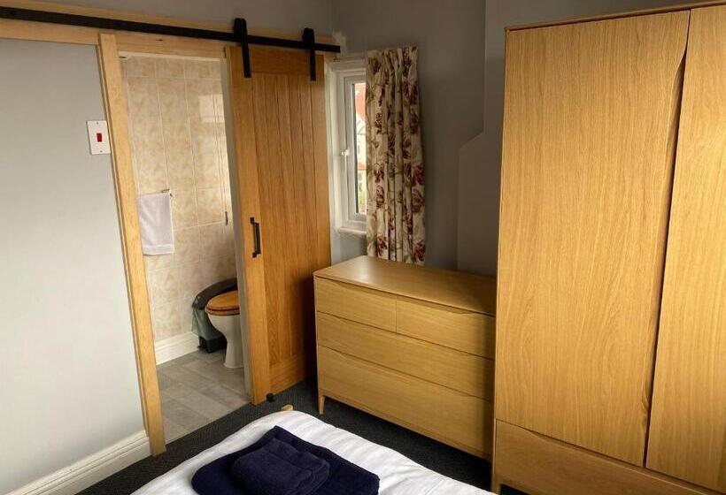 Buile Hill Holiday Flats