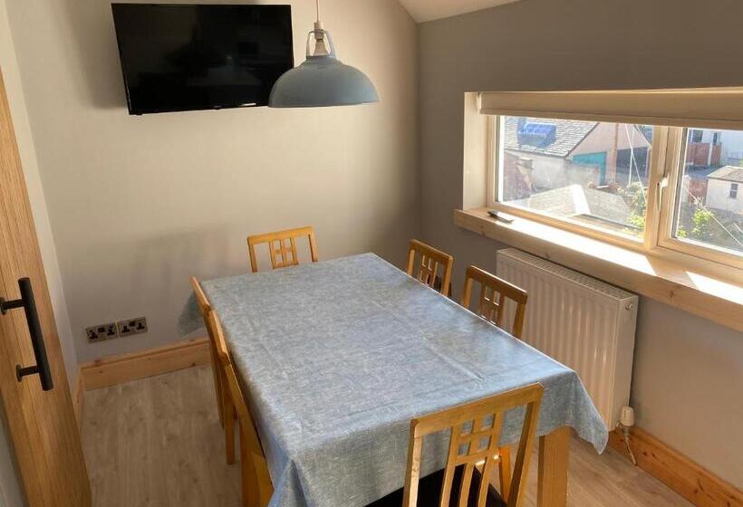 Buile Hill Holiday Flats