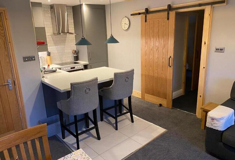 Buile Hill Holiday Flats