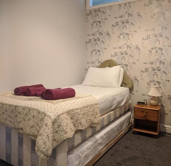 Buile Hill Holiday Flats