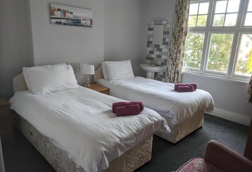 Buile Hill Holiday Flats