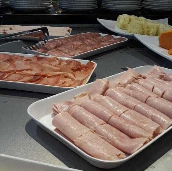 בית מלון כפרי Alles Berg